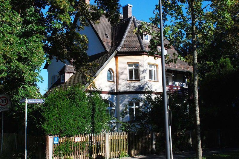Doppelhaushälfte mit Garten und Garage in einer steirischen Gemeinde, typisches Objekt für Vergleichswert- und Sachwertverfahren